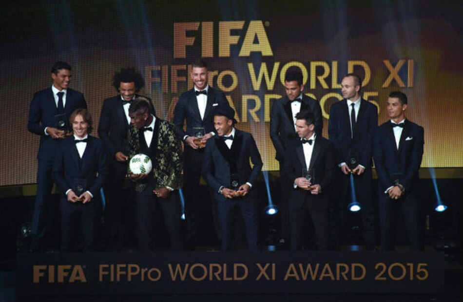 Jugadores del Barcelona y del Real Madrid dominan el once ideal de 2015