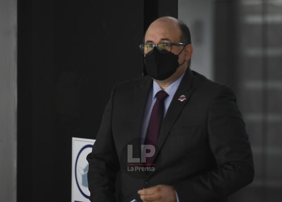 Magistrado Alfredo Juncá acude a la Asamblea para defender la posición de la CNRE