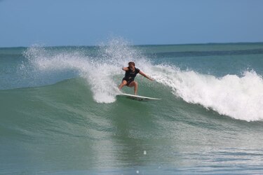 Surfistas panameños destacan en Centroamericano de Nicaragua