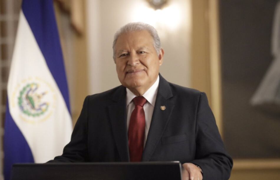 Presidente Sánchez Cerén deja gobierno salvadoreño con fuertes críticas