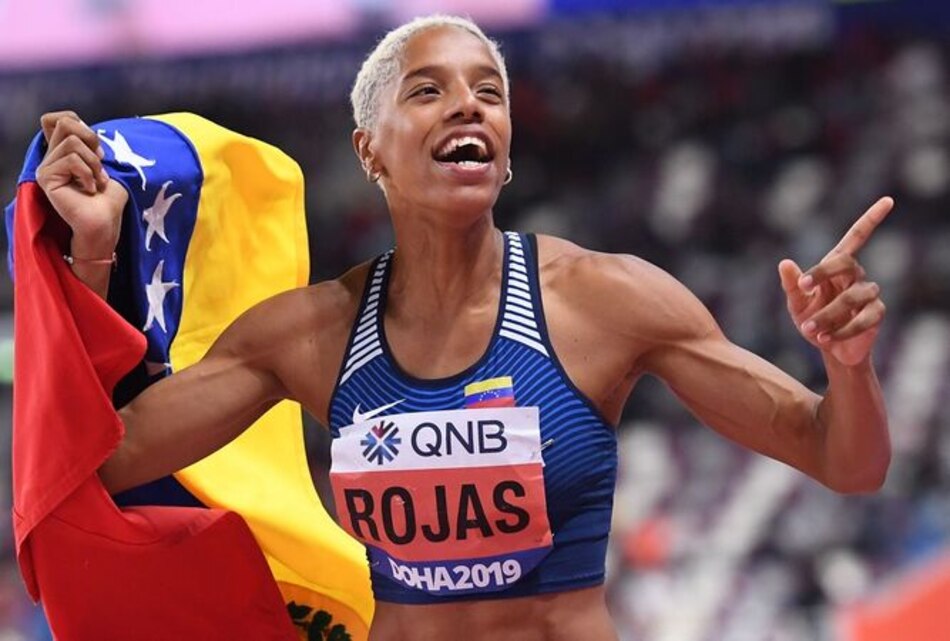 Venezolona Yulimar Rojas revalida su título en el salto triple