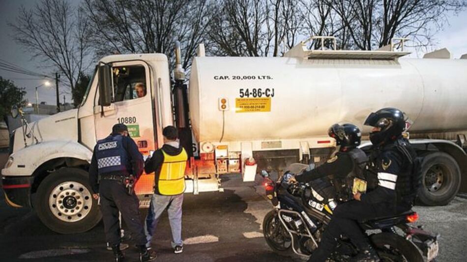 México intensifica vigilancia para frenar robo de gasolina