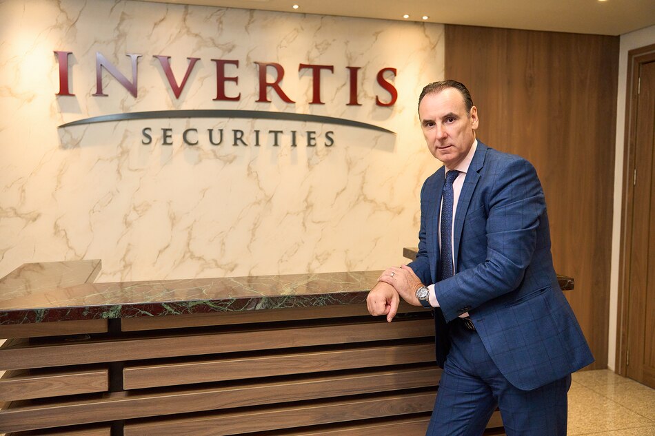 De la mano de José Ramón Mena, Invertis Securities cumple 10 años. ¿Por qué sólo ahorrar si puedes invertir?