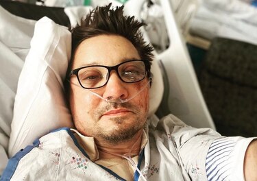 Jeremy Renner reaparece para dar las gracias a sus fans tras su accidente