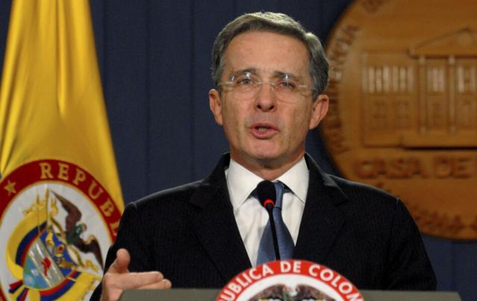 ONG pide a CPI investigar a Uribe por ataques a sindicalistas en Colombia