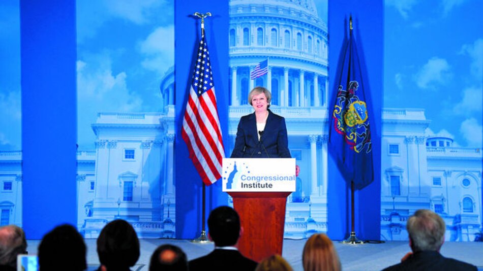 Theresa May quiere liderar el mundo junto con Trump