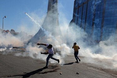 Israel combate en diferentes frentes y la violencia envuelve a Gaza y Cisjordania