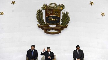 Parlamento venezolano desincorpora a tres diputados opositores