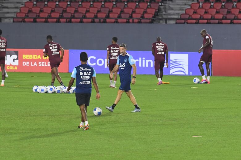 Con 11 legionarios Panamá inicia su preparación para enfrentar a Surinam