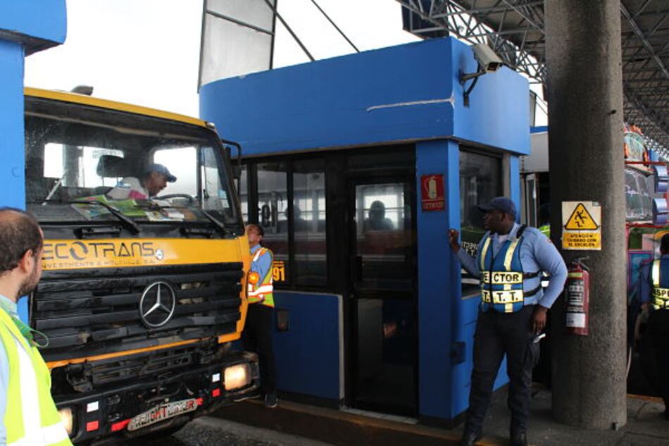 Imponen más de 300 boletas durante operativo en los corredores en octubre