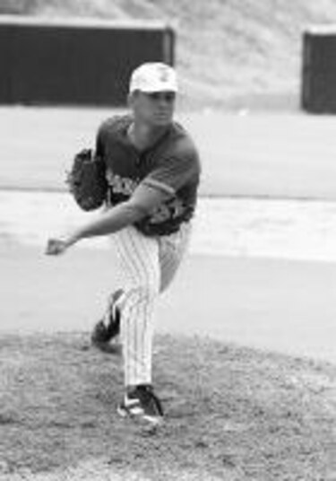 Deago no las tuvo todas consigo ante los Bravos