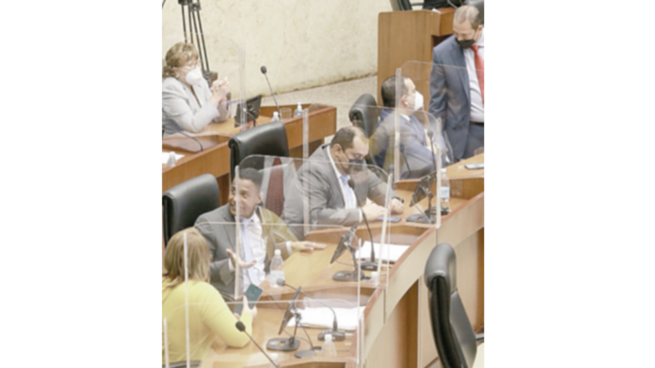 Ser historiador, ley en el centro del debate