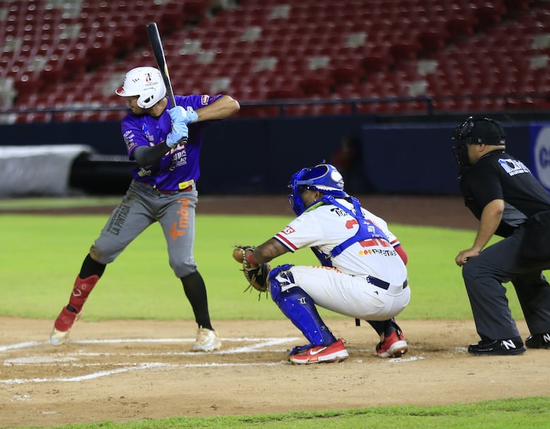 La Leña Roja y los Tortugueros se citan en Changuinola para la gran final   
