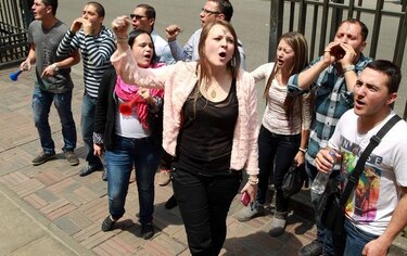 Colombia condiciona adopción de niños para parejas homosexuales
