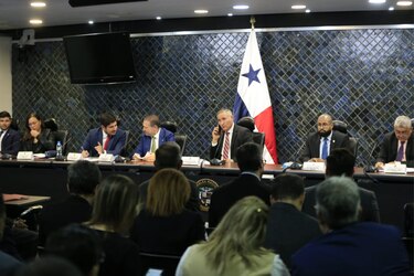 Aprueban suspensión de la ley de interés preferencial en primer debate