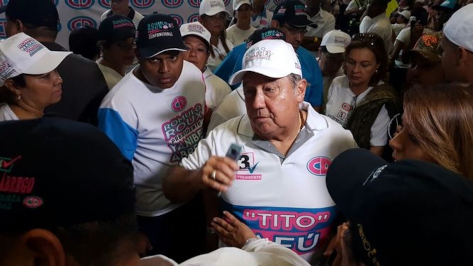 Carlos Afú vence a Marta de Martinelli en la vicepresidencia de CD