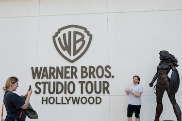Paramount Skydance cierra compra de Warner Bros Discovery por 110,000 millones de dólares