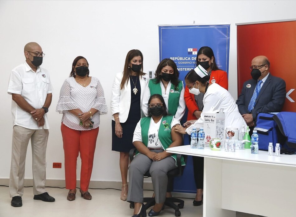 Minsa efectuará jornada de vacunación contra la hepatitis en centros comerciales el 29 y 30 de julio