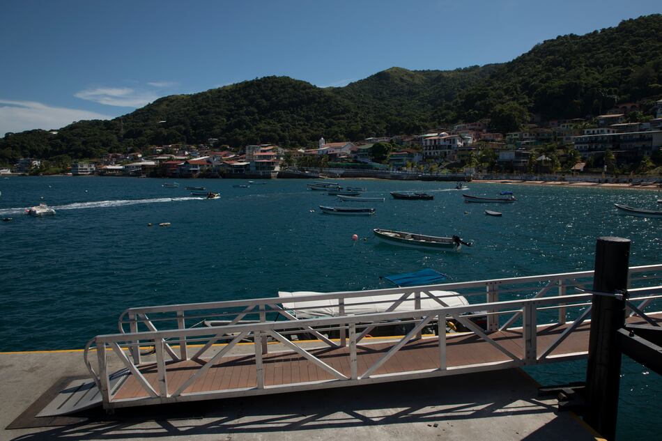 Suspenden viajes a Isla Taboga: oleaje daña parte del muelle