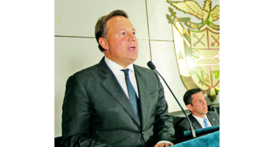 Estado ahorrará $100 millones en acuerdo con Finmeccanica