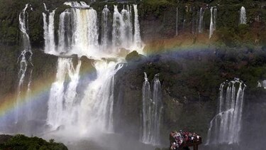 Las cataratas de Iguazú encantan a millones de visitantes