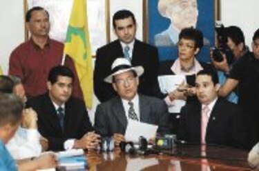 Apede celebra acuerdo, pero facción de Conato lo condena