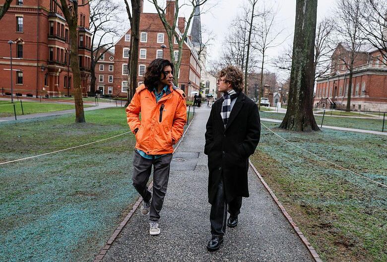 Por qué el gobierno de Trump quiere revocar ‘agresivamente’ las visas de los estudiantes chinos