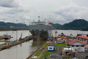 Canal de Panamá cerró el año fiscal 2023 con 2.8% menos tránsitos 