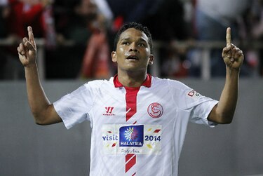 Milan anuncia acuerdo para fichar al colombiano Carlos Bacca