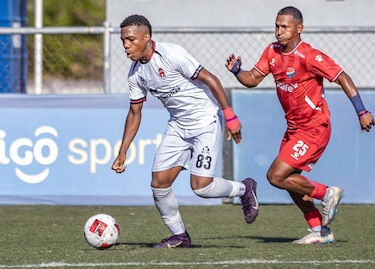 Sporting vence a Unión Coclé en partido interrumpido por abejas