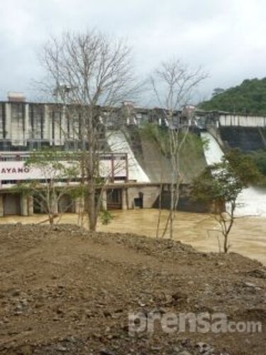 AES abre cuatro compuertas en la represa de Bayano