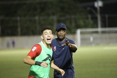 San Francisco gana y Jorge Dely Valdés ya piensa en los ajustes