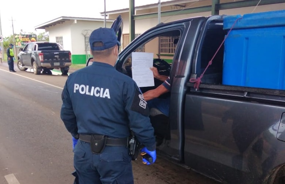 Los cercos sanitarios de Azuero se mantendrán, asegura gobernador de Herrera