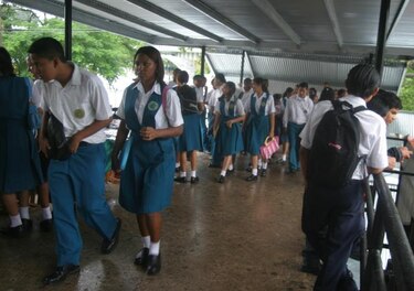 Tras huelga, docentes retornan a planteles educativos