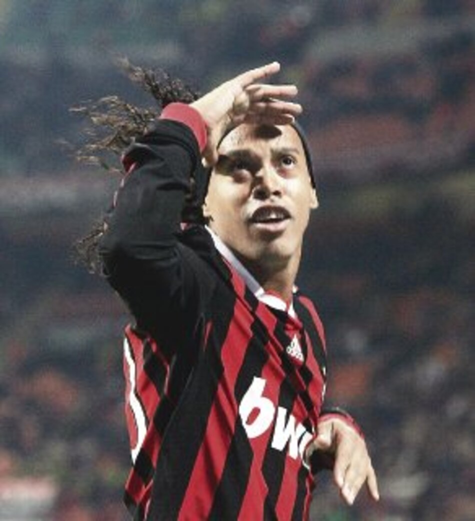 Ronaldinho regresa al estadio que lo aplaudió