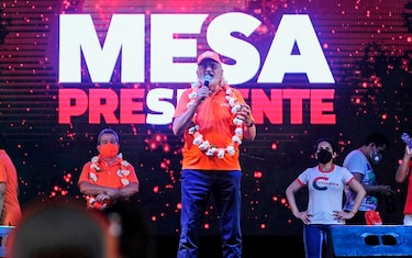 Bolivia: Mesa y Arce cierran campaña electoral polarizada por la figura de Evo