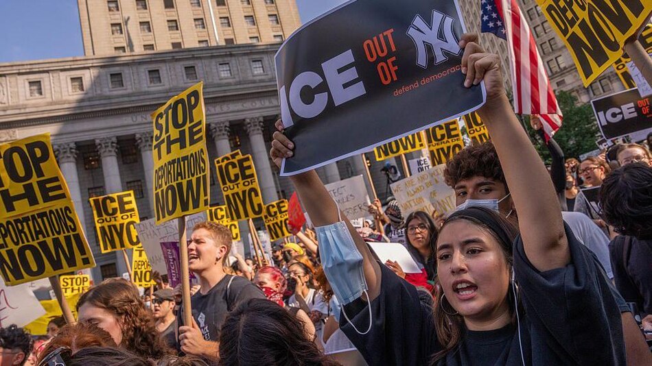 Las protestas contra ICE por las redadas migratorias se extienden de Los Ángeles a otras ciudades de Estados Unidos