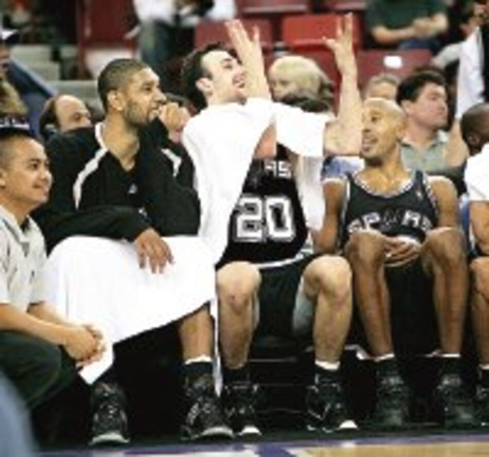 Spurs de San Antonio siguen con su buena racha lejos de casa