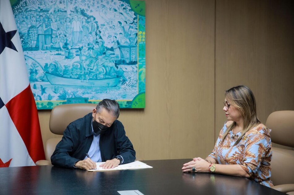 Cortizo sanciona ley que le da beneficios a jubilados por $140 al año; el sector empresarial alerta sobre el modelo de financiamiento