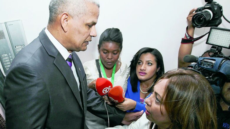 Peñalba asume entre forcejeos