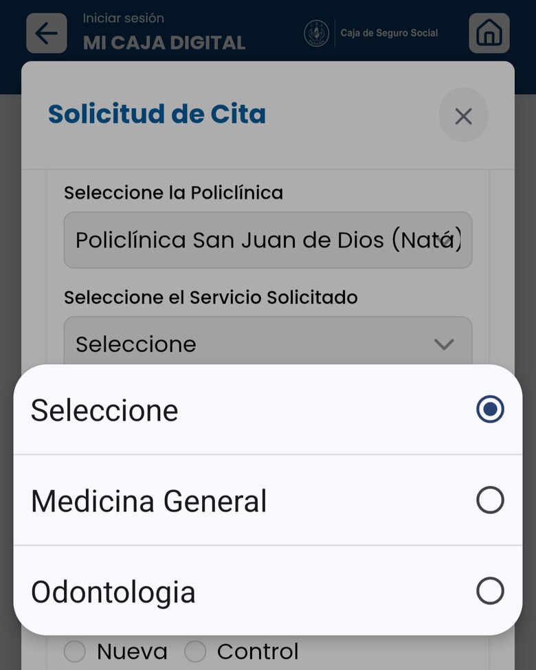 Asegurados afrontan largas esperas y mafias internas por citas en la CSS