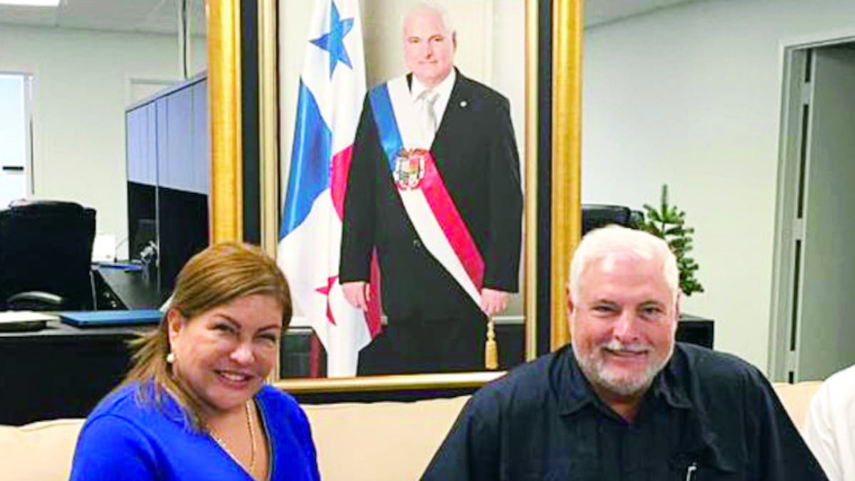 Inesperadamente, Alma Cortés fue ‘designada’ presidenta interina de CD, luego de una visita al expresidente Ricardo Martinelli en Estados Unidos. Tomado de Twitter de Ricardo Marti