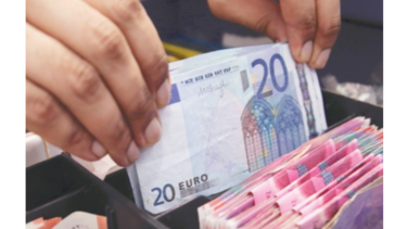 España aumenta 3.6% salario mínimo mensual
