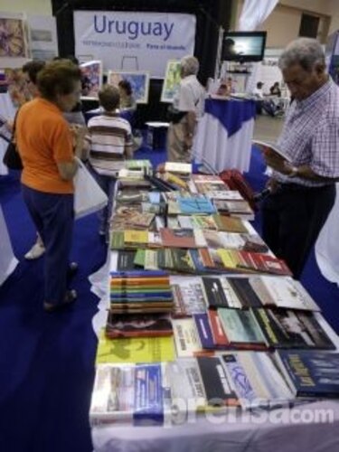 Declaran a Benedetti emblema de 'uruguayidad' en la Feria del Libro