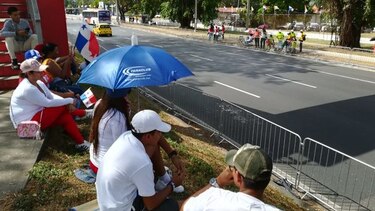 Calle de honor para el papa Francisco