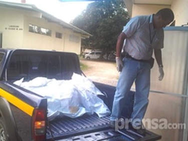 Equipo forense inicia análisis de restos humanos hallados en Bocas