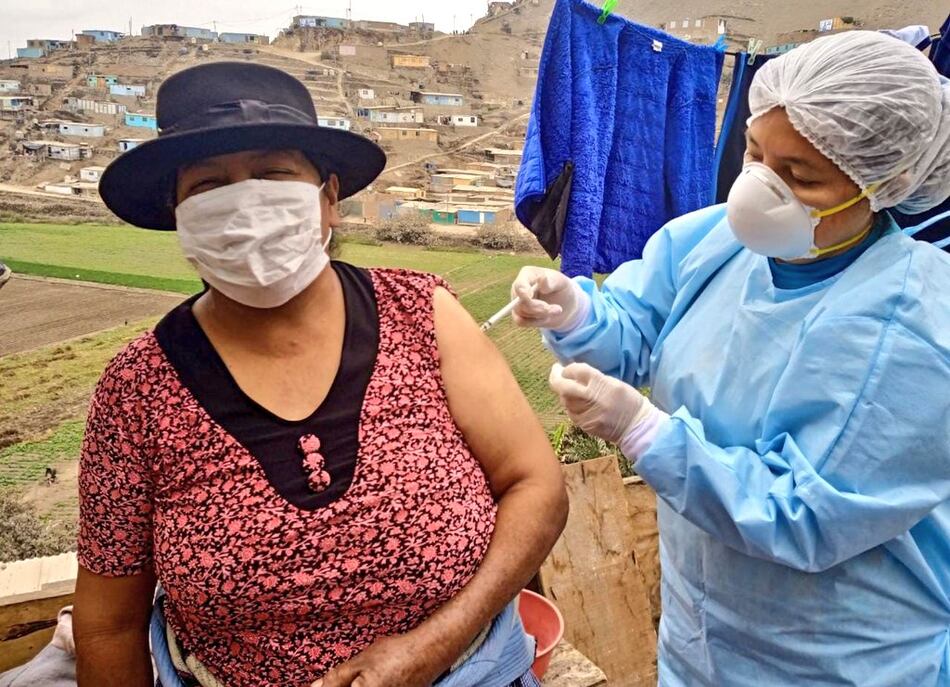 Perú vuelve al uso obligatorio de las mascarillas