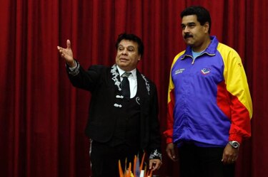 Cantautor Juan Gabriel visita al presidente Maduro