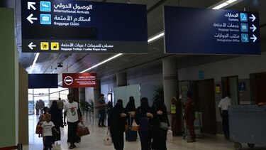 Arabia Saudita intercepta cinco drones de rebeldes yemenitas en ataque contra aeropuerto