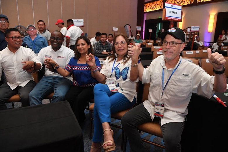 Balbina, Buchanan, Fábrega, Arquesio y Espinoza triunfan en las elecciones al CEN del PRD